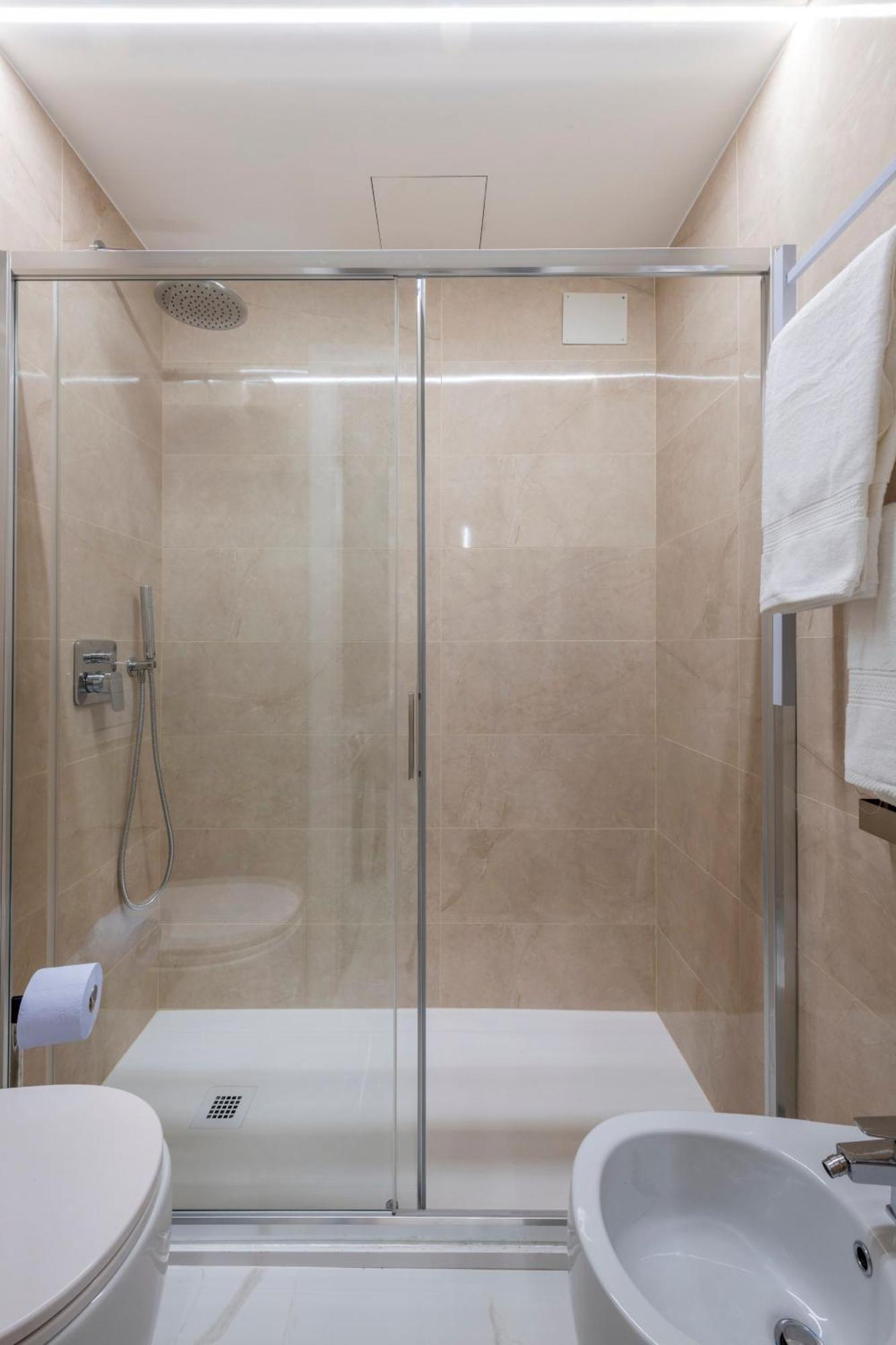 White House - San Babila Appartement