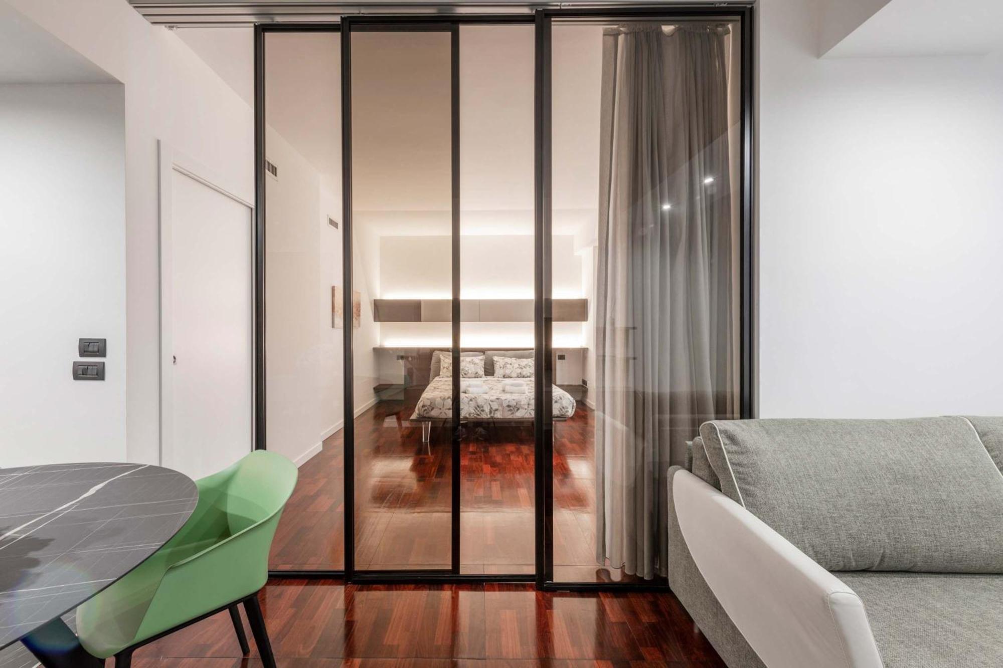 White House - San Babila Milan