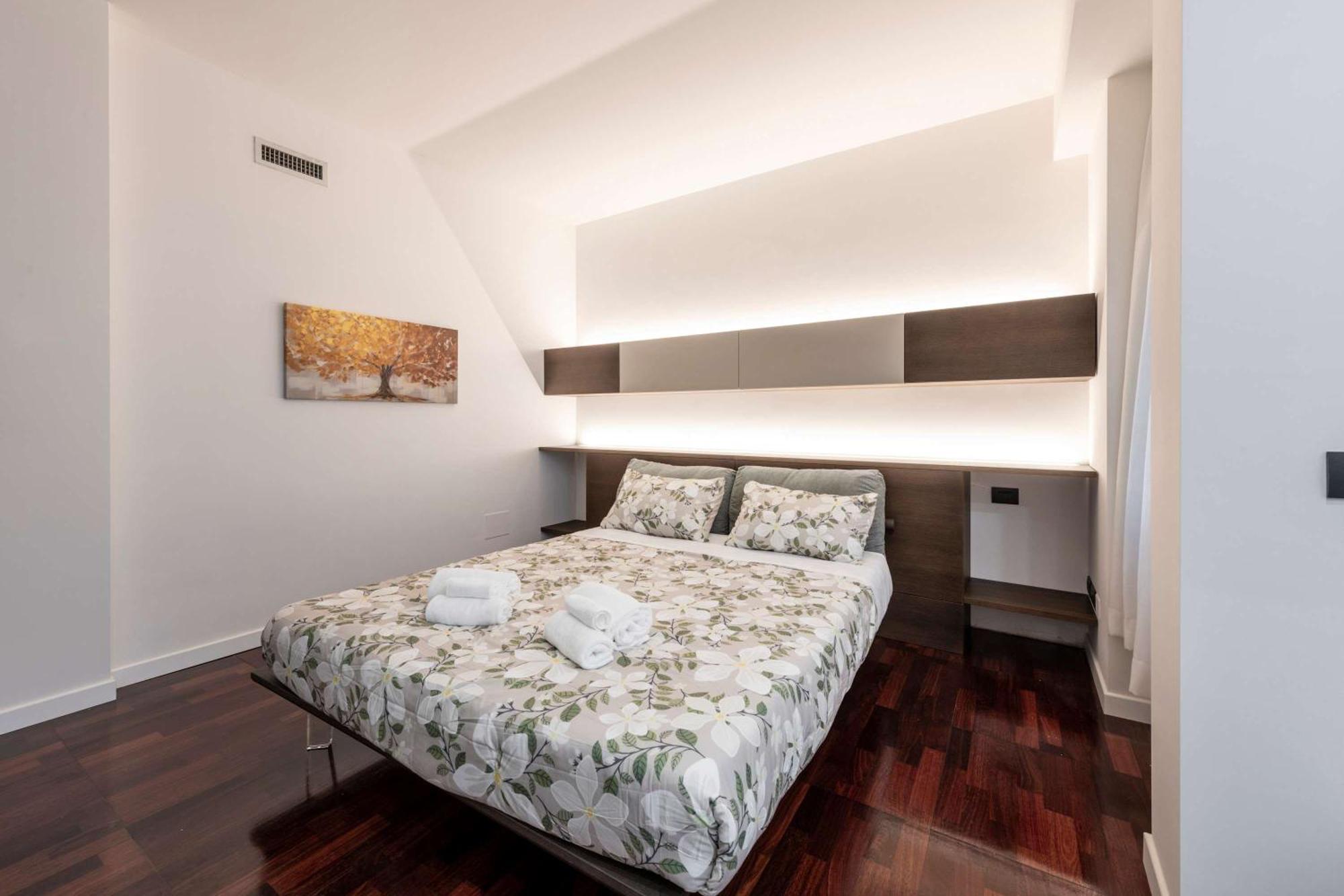 White House - San Babila Milan