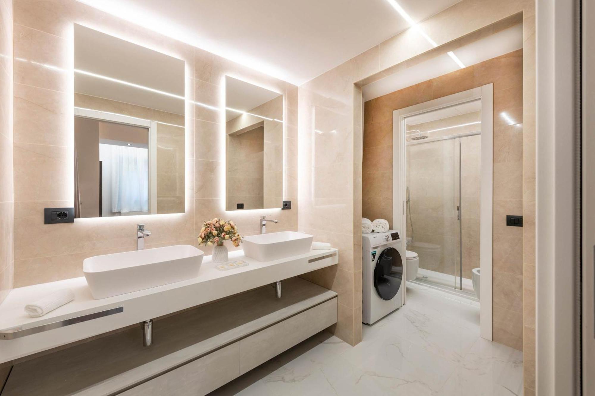 White House - San Babila Appartement *